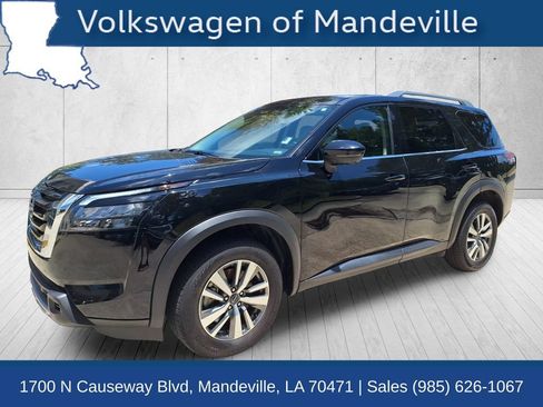 Used 2025 Nissan Pathfinder SL FWD image 1