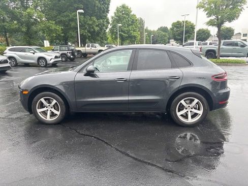 Used 2018 Porsche Macan AWD/4WD image 2