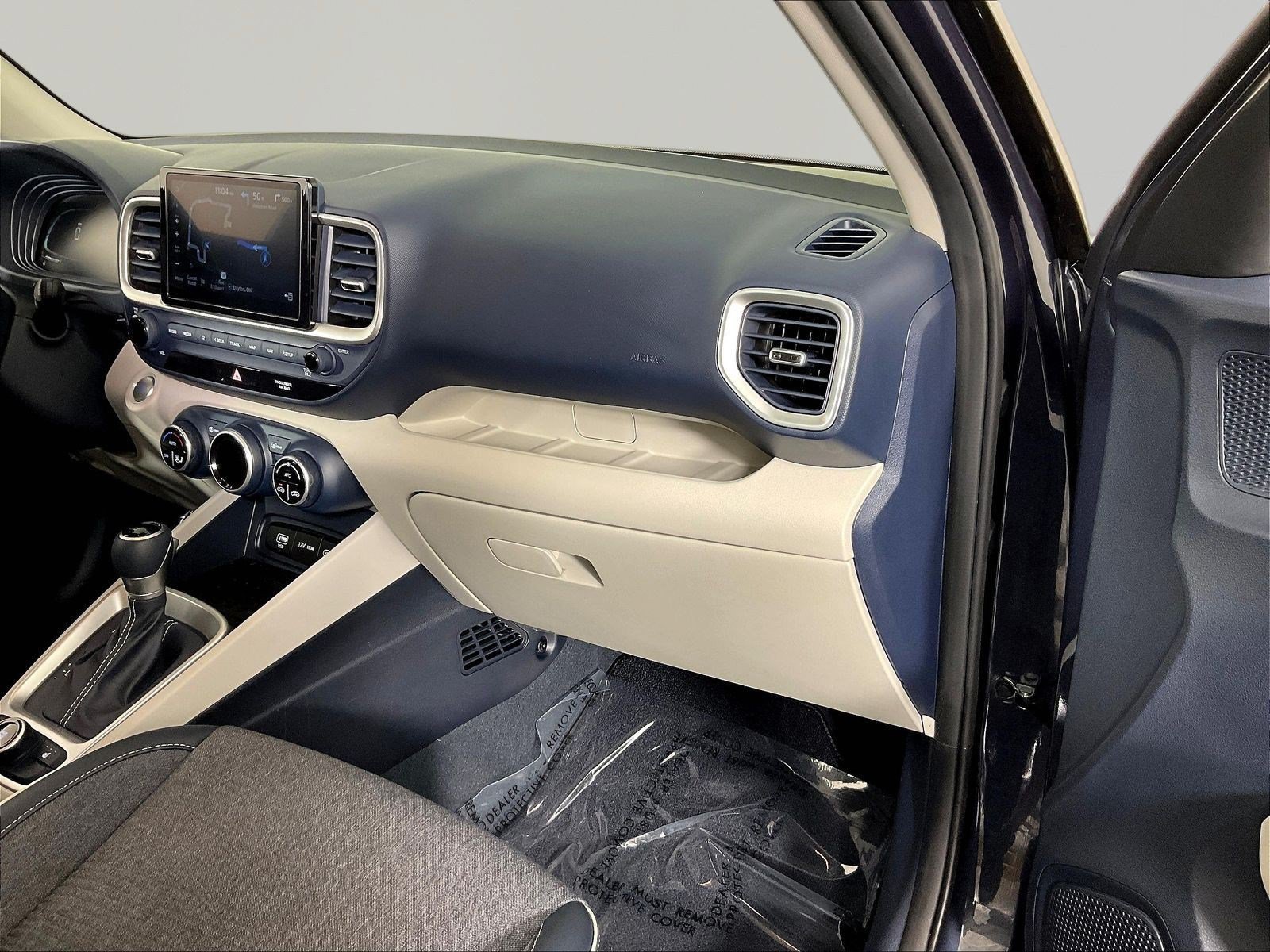 Used 2023 Hyundai Venue Limited FWD image 25