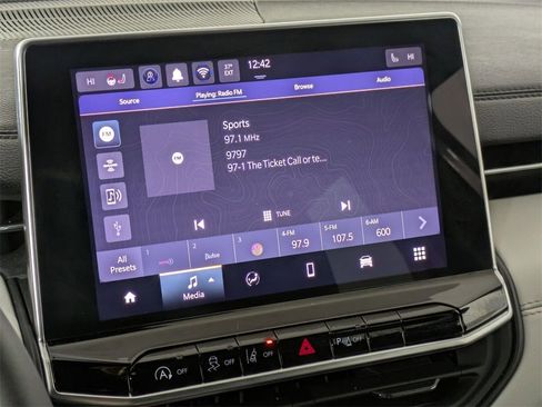 Certified 2025 Jeep Compass Limited image 22