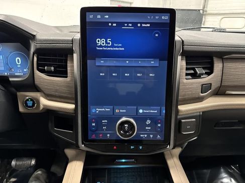 Used 2022 Ford Expedition Max Limited image 21