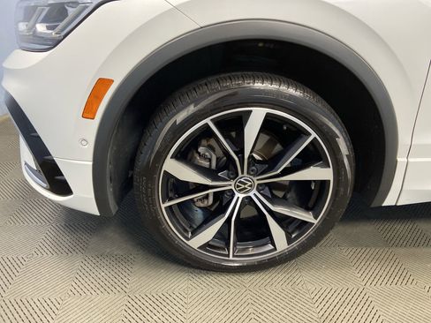 Used 2022 Volkswagen Tiguan SEL R-Line image 51