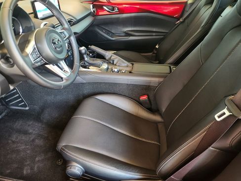 Used 2025 MAZDA MX-5 Miata RF Grand Touring RWD image 13
