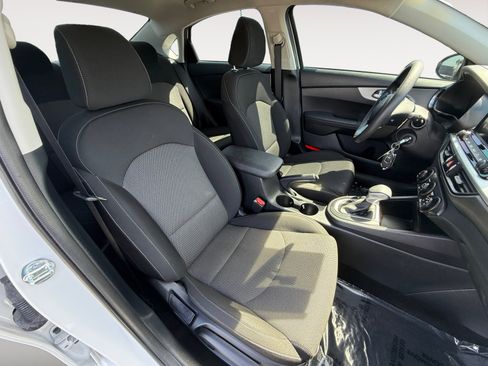 Used 2024 Kia Forte LXS FWD image 19