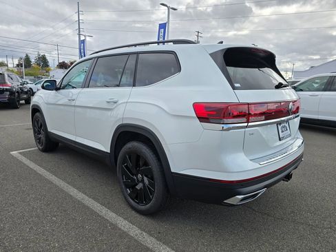 New 2026 Volkswagen Atlas SE image 6