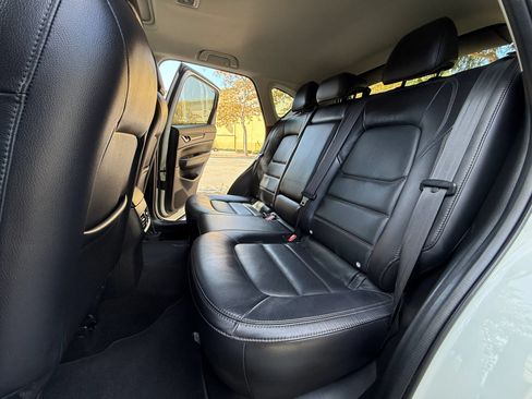 Used 2020 MAZDA CX-5 Touring FWD image 19