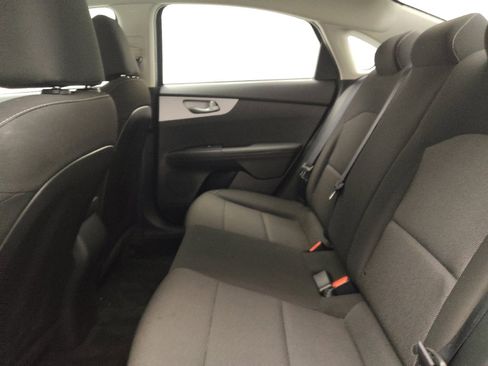 Used 2022 Kia Forte LXS w/ LXS Technology Package image 18