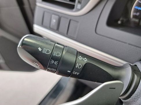 Used 2012 Toyota Camry SE w/ Leather Pkg image 12