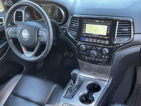 Used 2022 Jeep Grand Cherokee Limited image 14