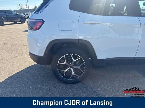Used 2025 Jeep Compass Limited AWD/4WD image 34