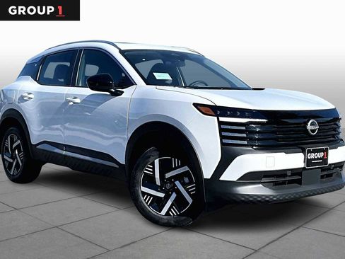 New 2026 Nissan Kicks SV image 1