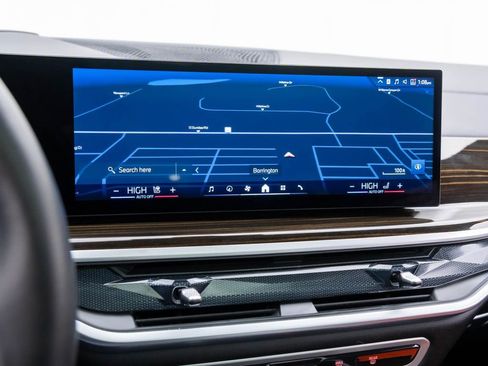 Used 2025 BMW X5 xDrive50e w/ Executive Package image 25