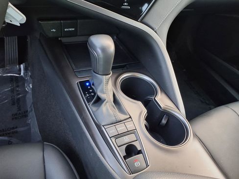 Used 2023 Toyota Camry SE AWD/4WD image 10