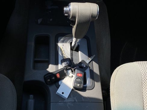 Used 2014 Nissan Frontier SV RWD image 15