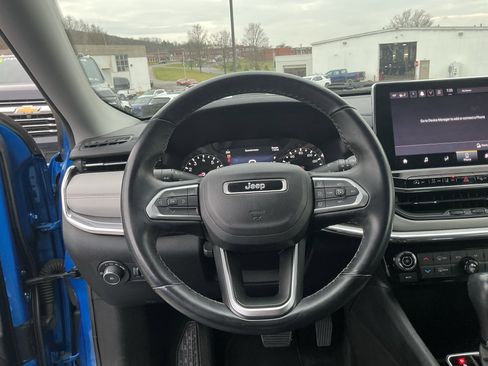Used 2022 Jeep Compass Limited image 18