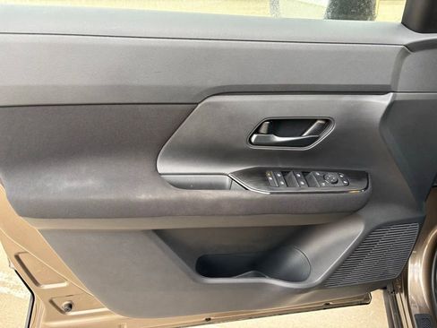 Used 2025 Nissan Kicks S image 14