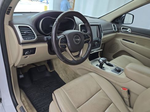 Used 2014 Jeep Grand Cherokee Overland AWD/4WD image 16