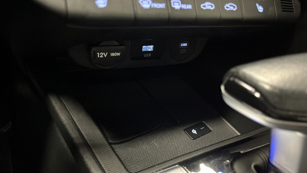 Used 2025 Hyundai Elantra SEL FWD image 31