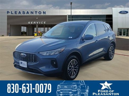 New 2026 Ford Escape SE image 1