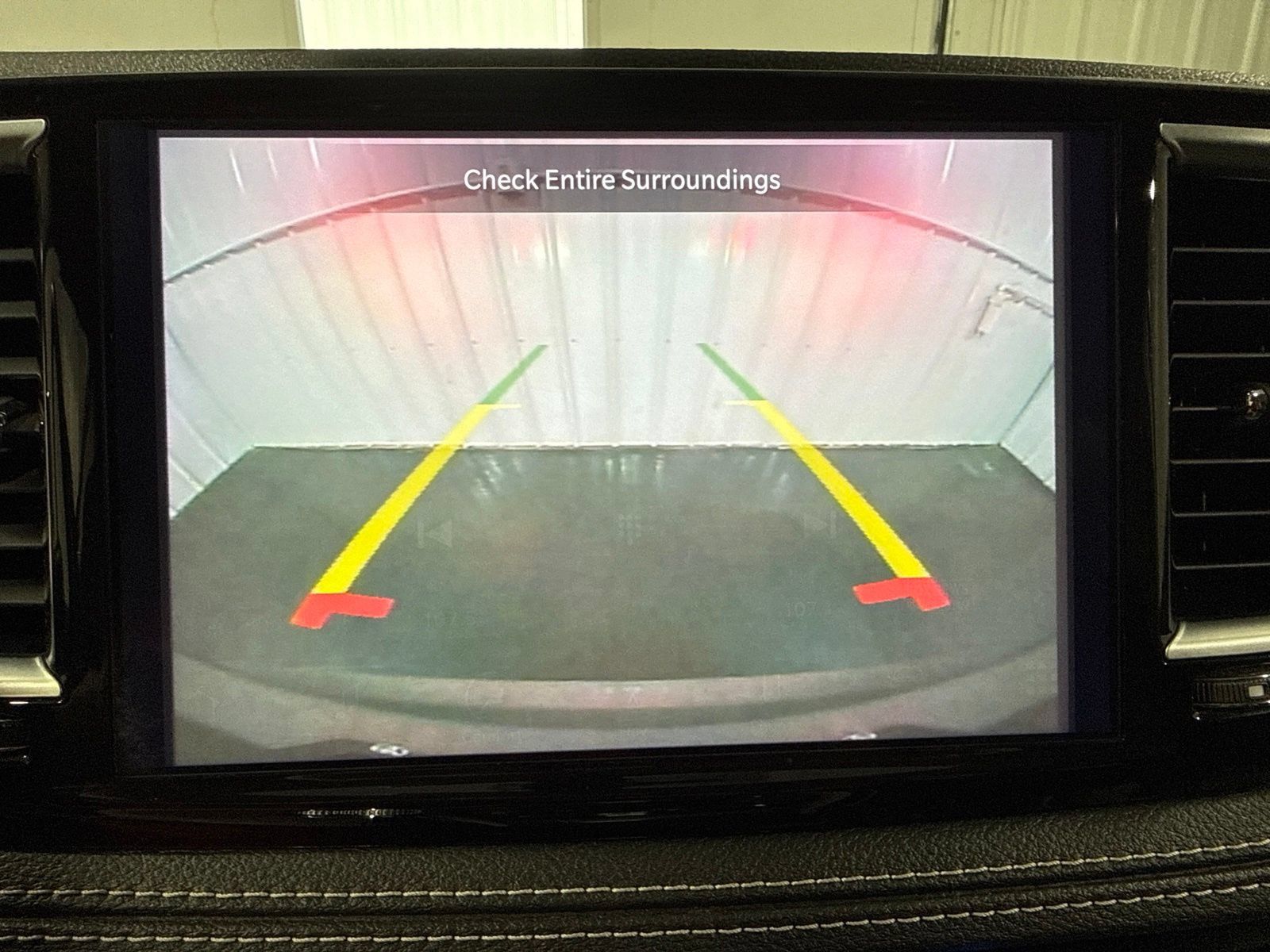 Used 2023 Chrysler Pacifica Limited FWD image 37