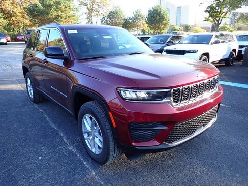 New 2025 Jeep Grand Cherokee Laredo X image 8