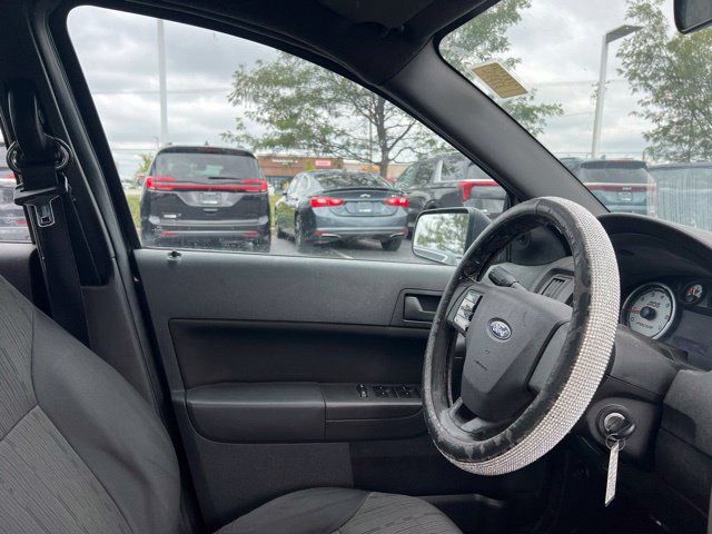 Used 2010 Ford Focus SE FWD image 30