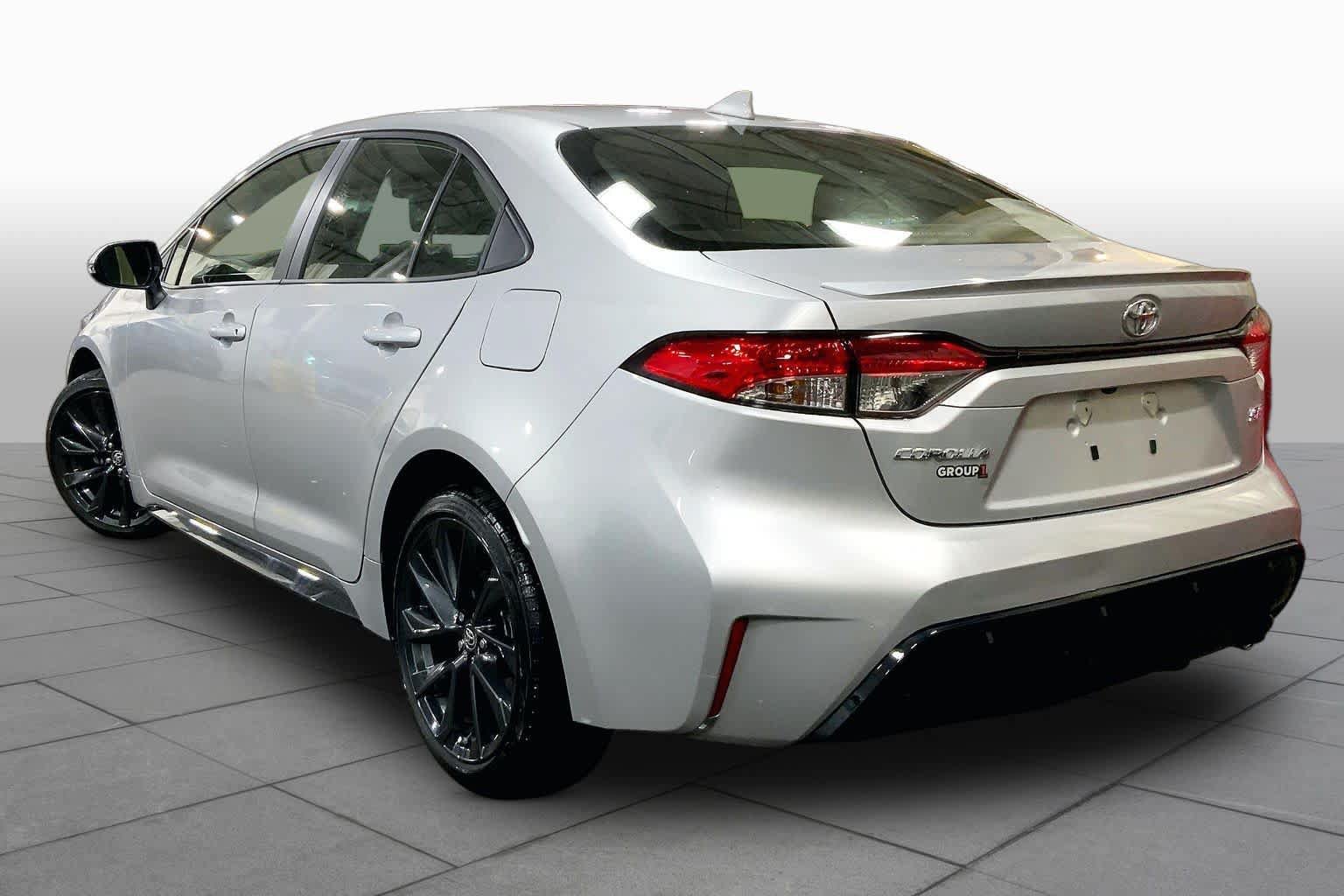 Used 2026 Toyota Corolla SE FWD image 12