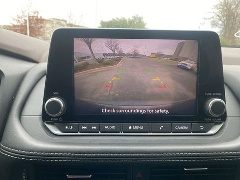 Used 2023 Nissan Rogue S image 21