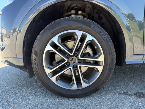 Used 2025 Audi Q5 Premium Plus w/ Premium Plus AWD/4WD image 14