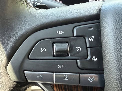 Used 2024 Cadillac Escalade Premium Luxury w/ Performance Package AWD/4WD image 20
