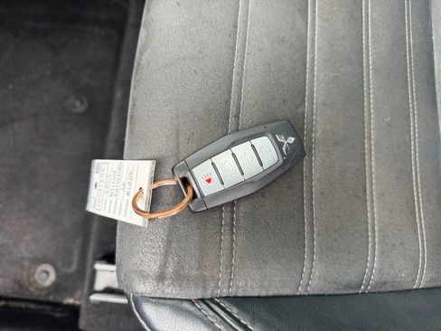 Used 2022 Mitsubishi Outlander SE AWD/4WD image 32