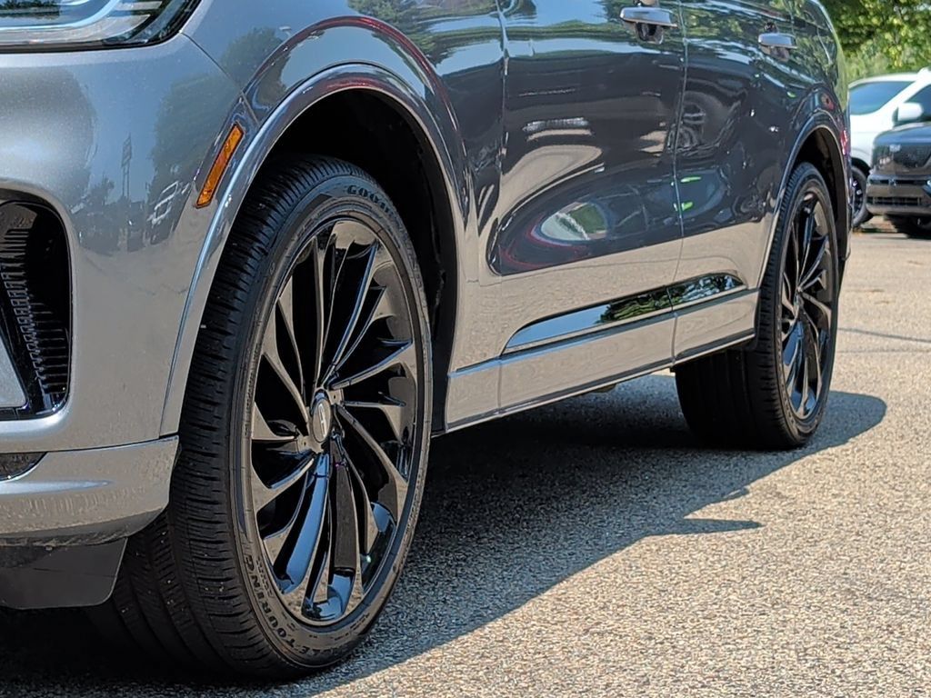 Used 2025 Lincoln Aviator Reserve w/ Jet Appearance Package AWD/4WD image 43