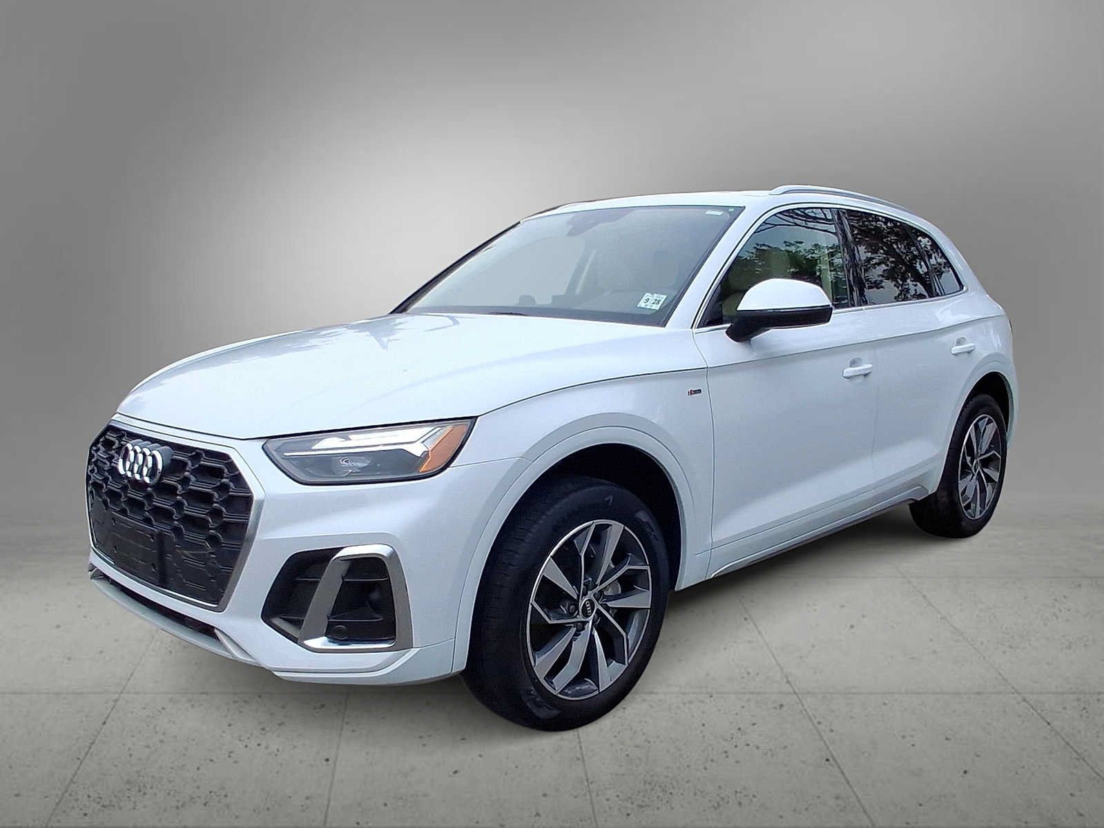 Certified 2023 Audi Q5 2.0T Premium w/ Convenience Package AWD/4WD image 4