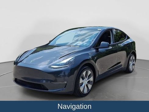 Used 2024 Tesla Model Y Long Range AWD/4WD image 4