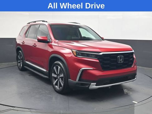 Used 2024 Honda Pilot Touring image 2