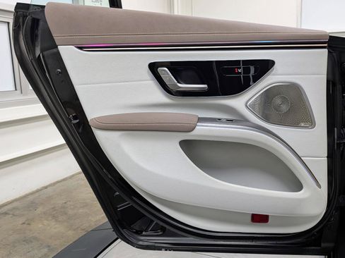 Used 2023 Mercedes-Benz EQS 580 EQS 580 image 17