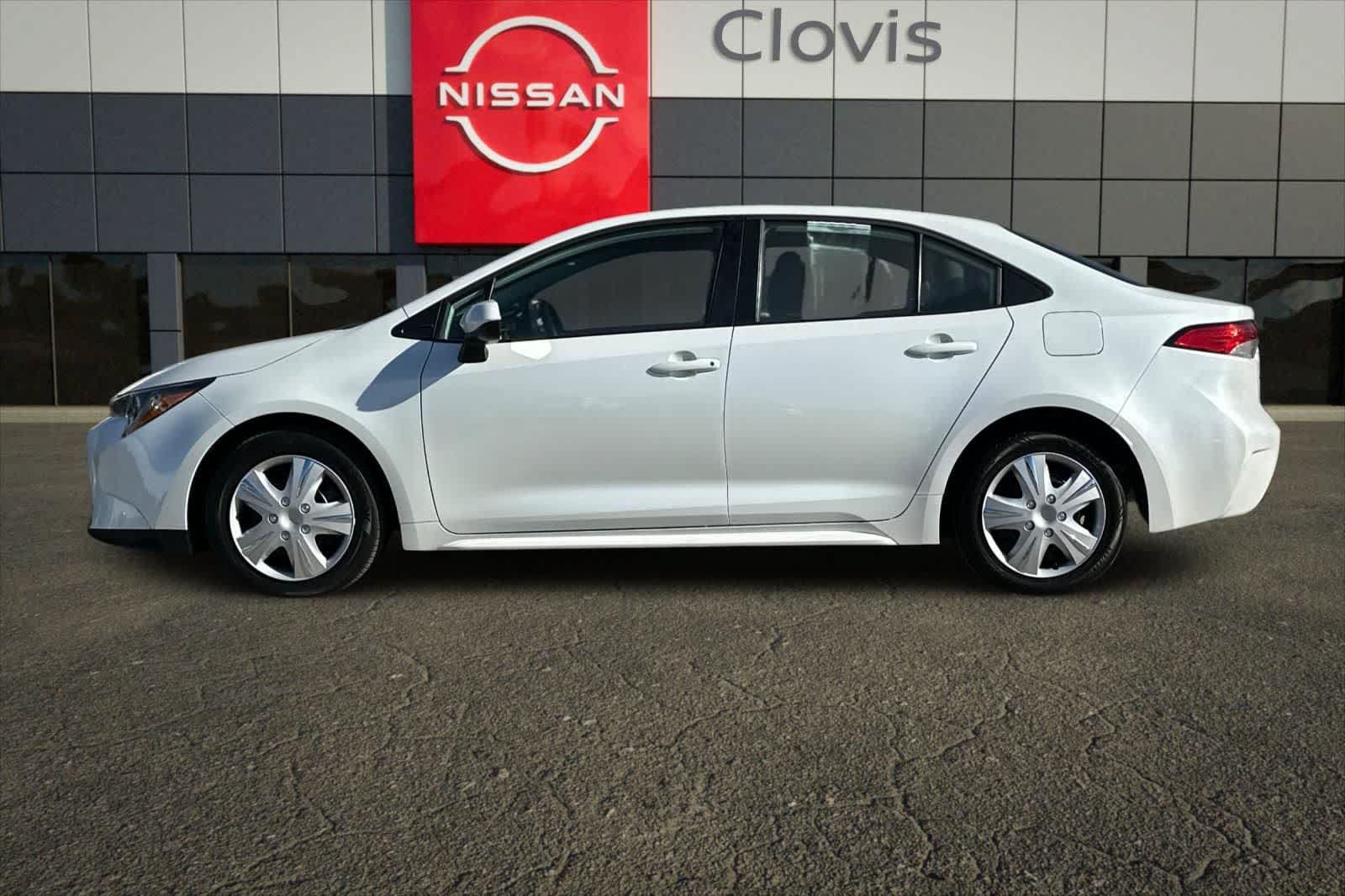 Used 2025 Toyota Corolla LE FWD image 7