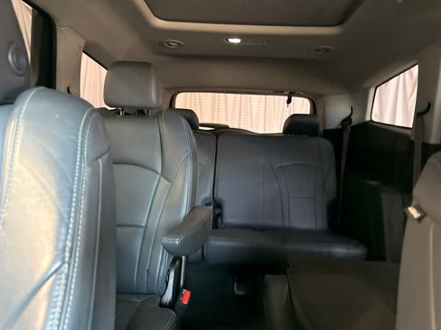 Used 2020 Buick Enclave Essence w/ Sound and Sites Package AWD/4WD image 21