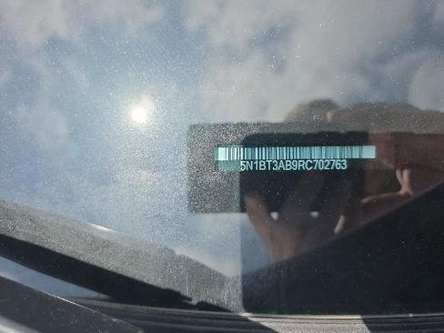 Used 2024 Nissan Rogue S AWD/4WD image 10