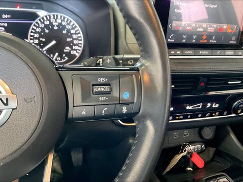 Used 2021 Nissan Rogue SV FWD image 9