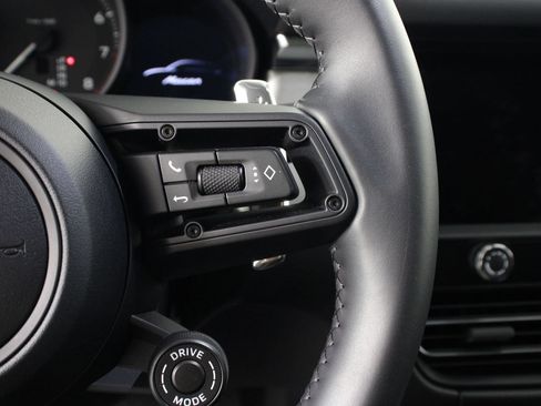 Certified 2026 Porsche Macan AWD/4WD image 15