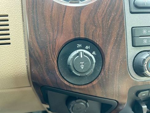 Used 2011 Ford F250 Lariat w/ Lariat Interior Pkg image 22