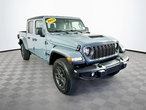 Certified 2025 Jeep Gladiator Sport AWD/4WD image 2