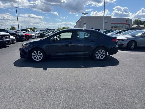 Used 2024 Toyota Corolla LE FWD image 2