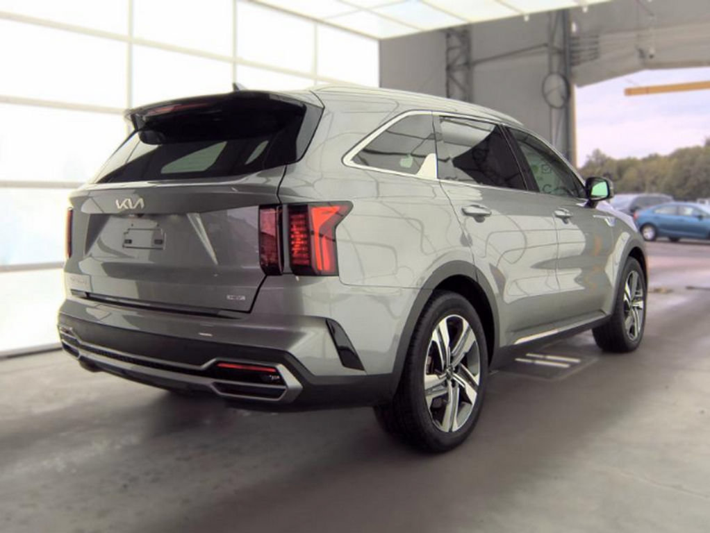 Used 2024 Kia Sorento EX w/ Panoramic Sunroof Package AWD/4WD image 5