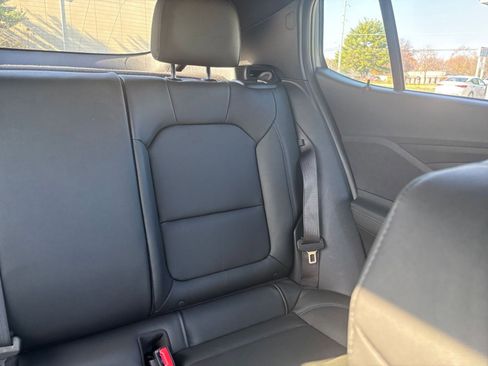 Used 2025 Buick Envista Sport Touring image 35