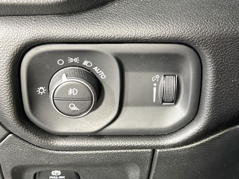 Used 2023 RAM 1500 Big Horn AWD/4WD image 10