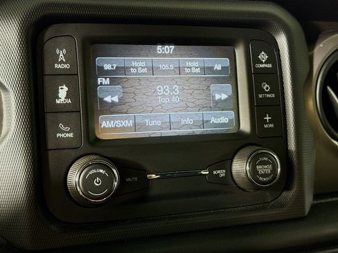 Used 2018 Jeep Wrangler Unlimited Sport S AWD/4WD image 16