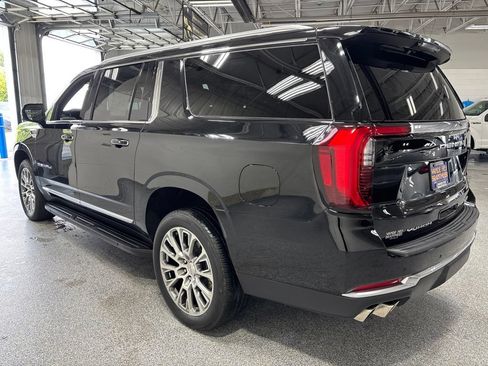 Used 2025 GMC Yukon XL Denali AWD/4WD image 5