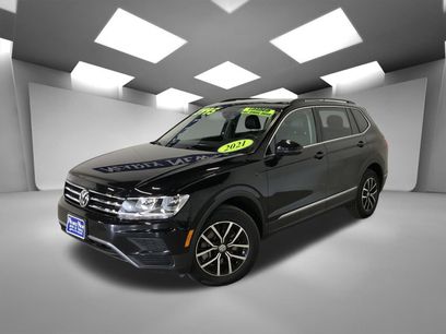 Used 2021 Volkswagen Tiguan SE w/ Panoramic Sunroof Package